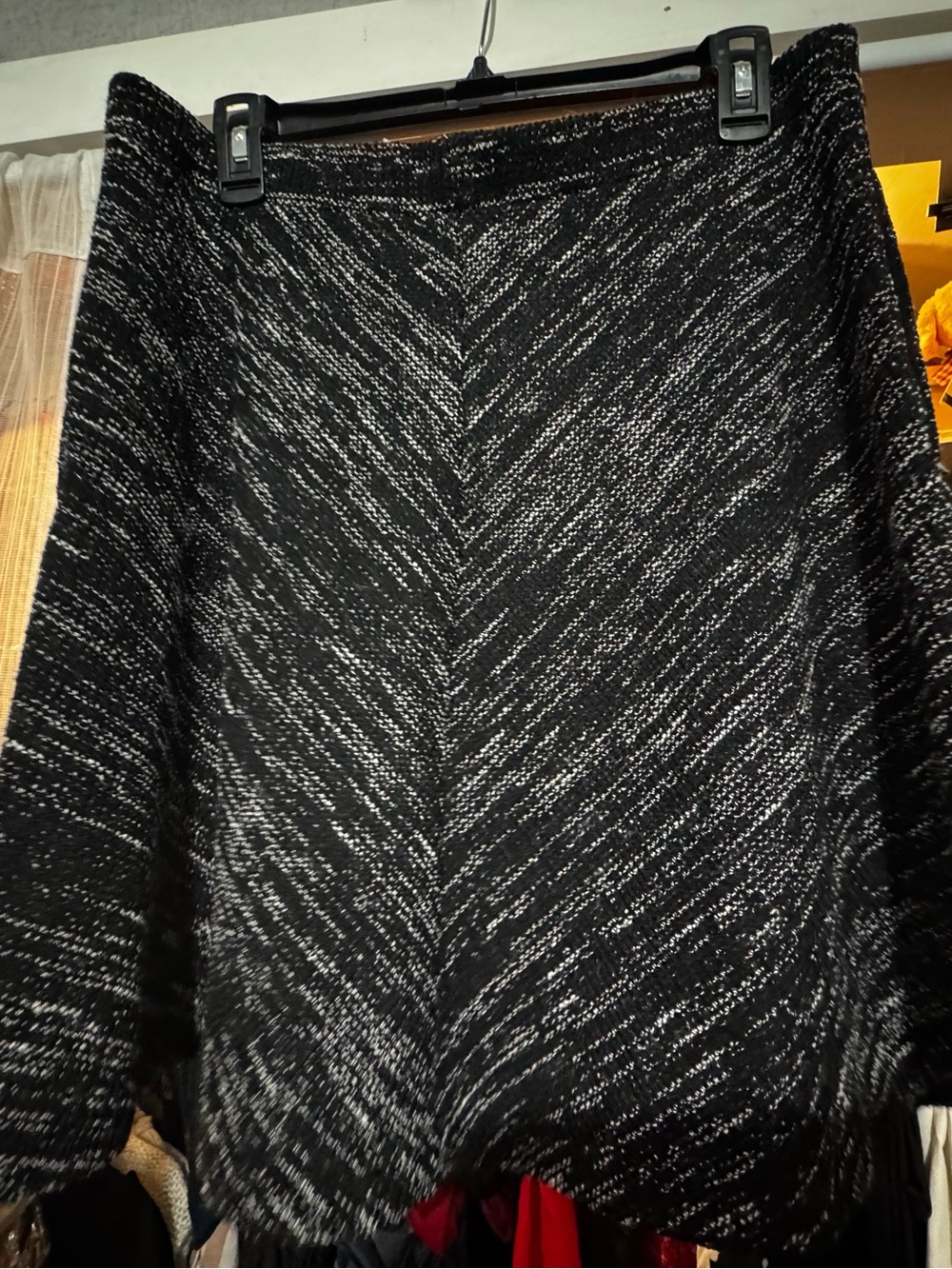 Banana Republic Black and White Knit skirt